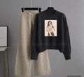 black sweatshirt selfie girl (beige wali) with beige flapper plain