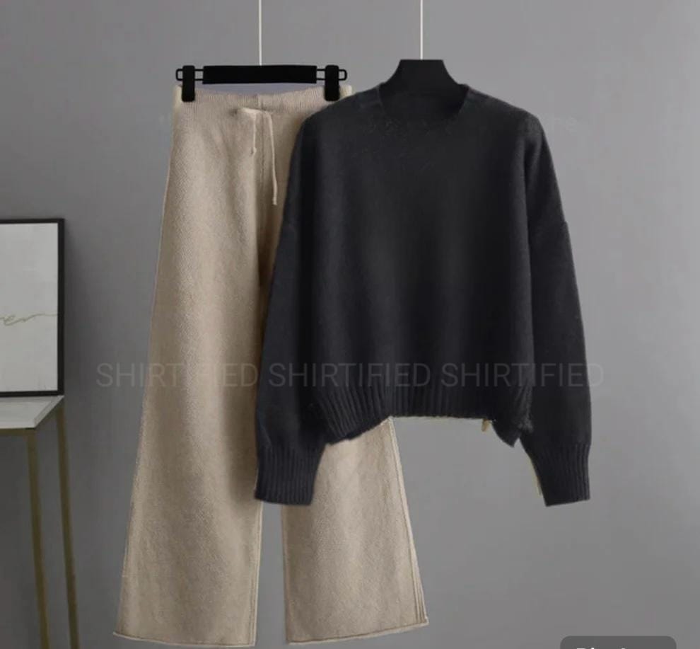 black sweatshirt with beige flapper plain