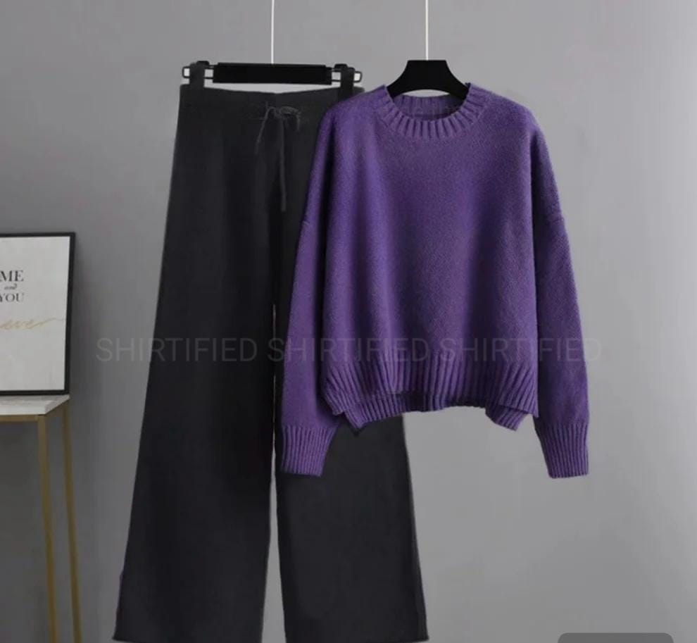 dark purple sweatshirt with black flapper plain