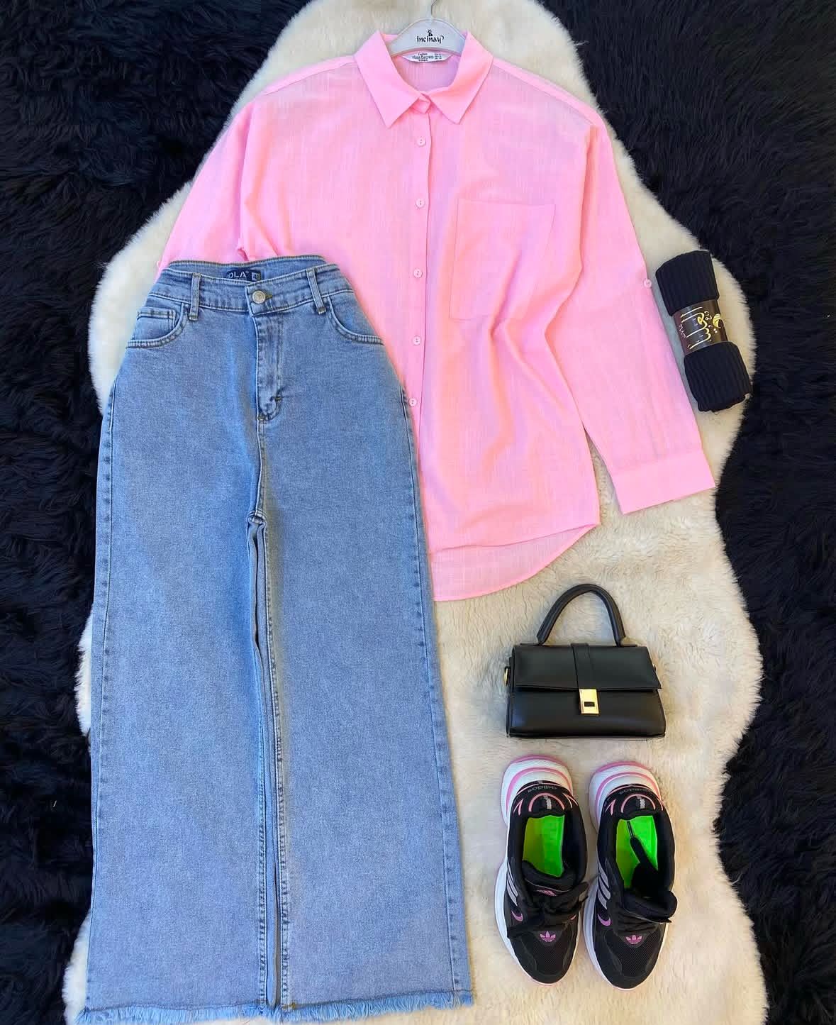 pink button down shirt with iceblue wideleg jeans